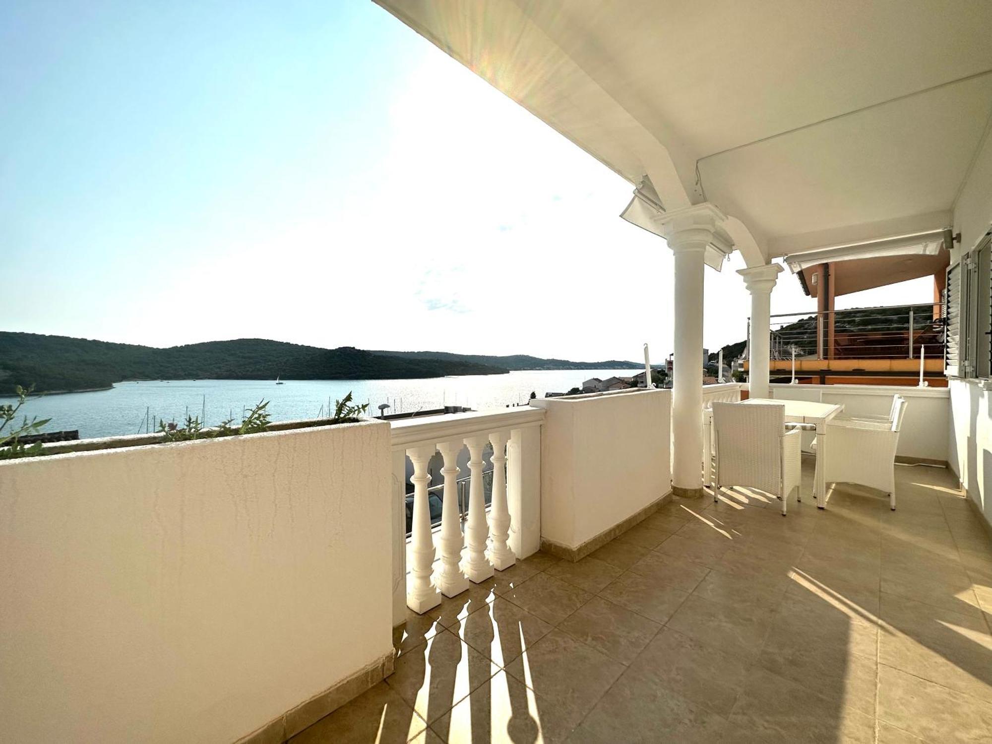 Villa Perla Tisno Esterno foto