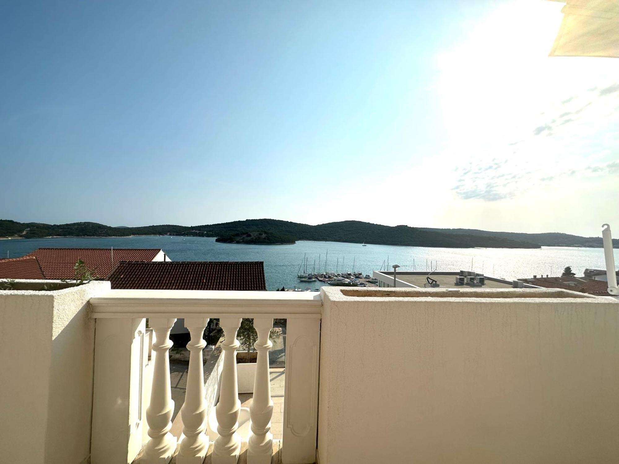 Villa Perla Tisno Esterno foto