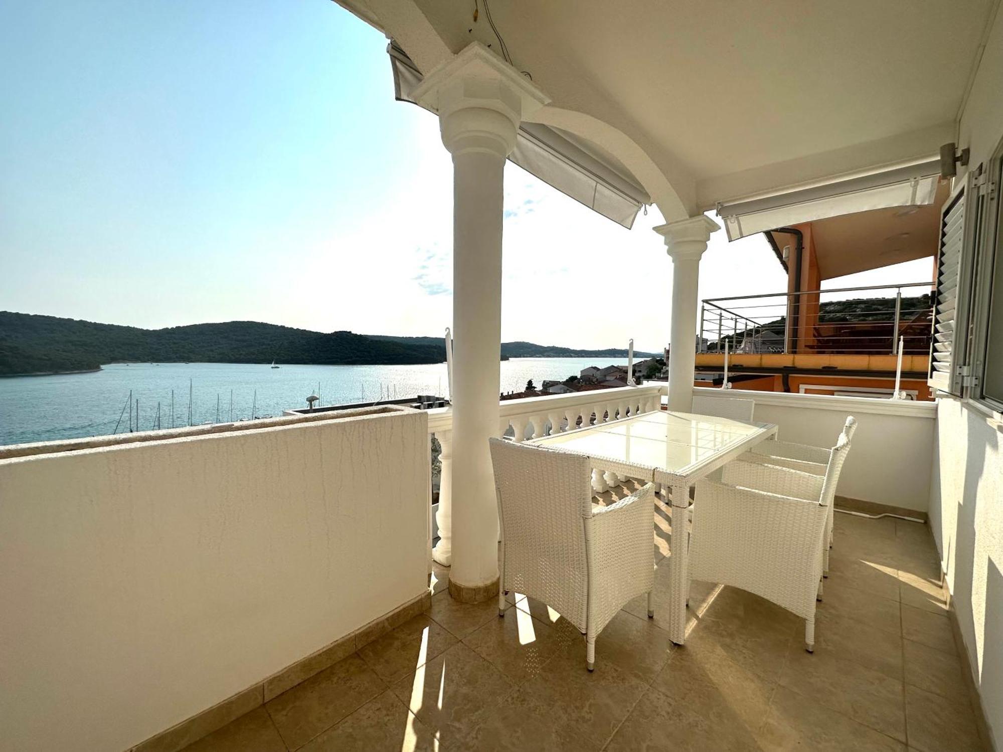 Villa Perla Tisno Esterno foto