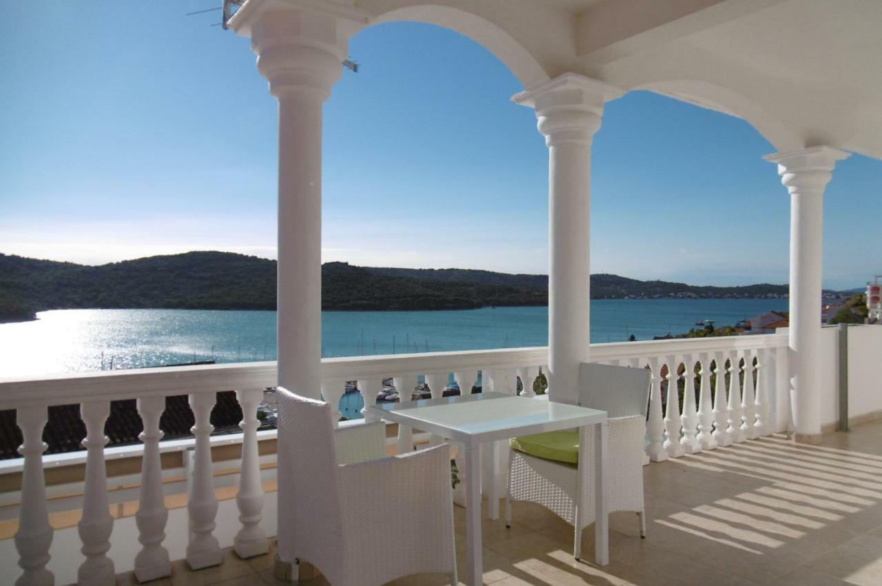 Villa Perla Tisno Esterno foto
